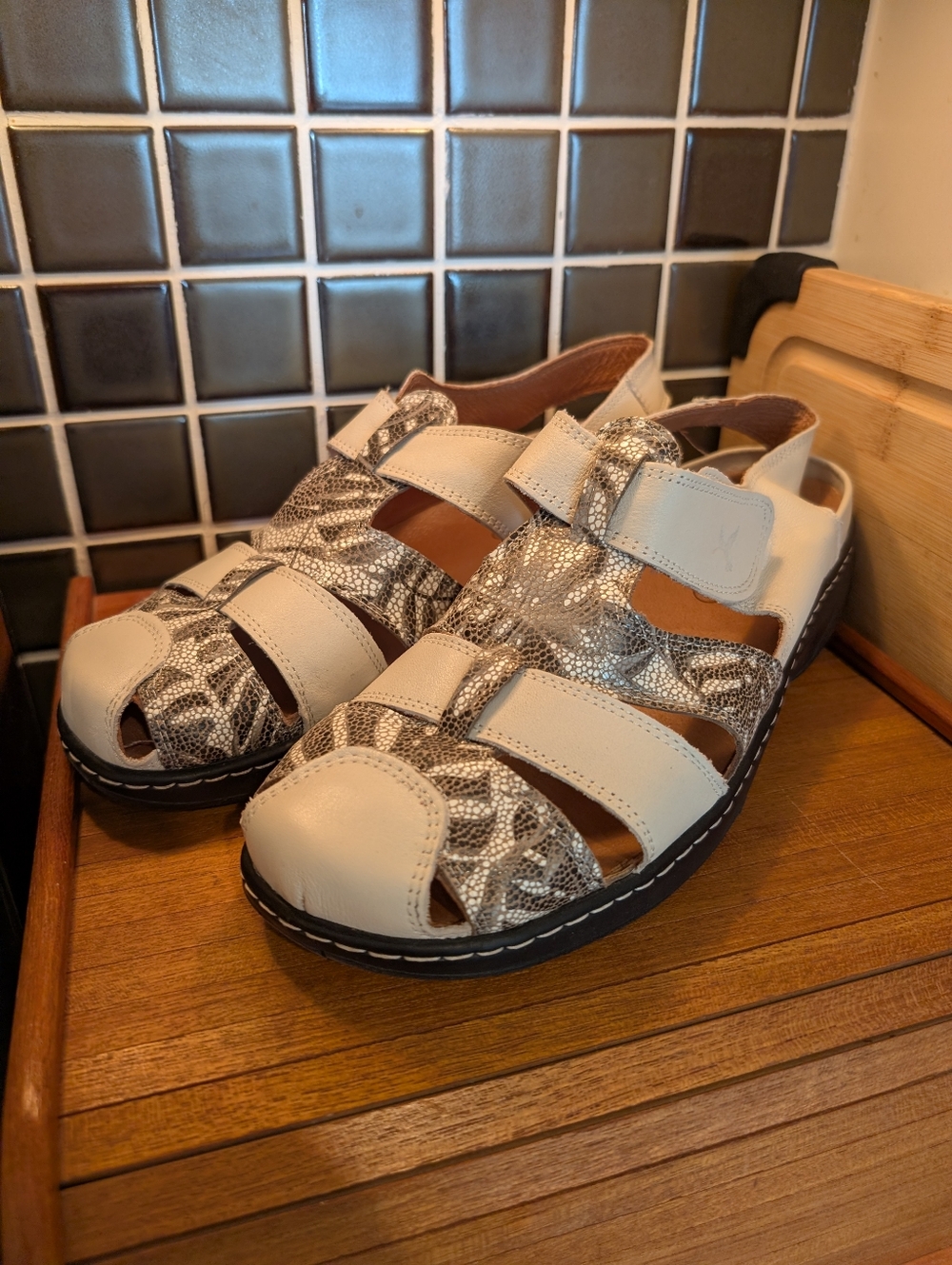 NWOT Portofino Fisherman Sandals,40